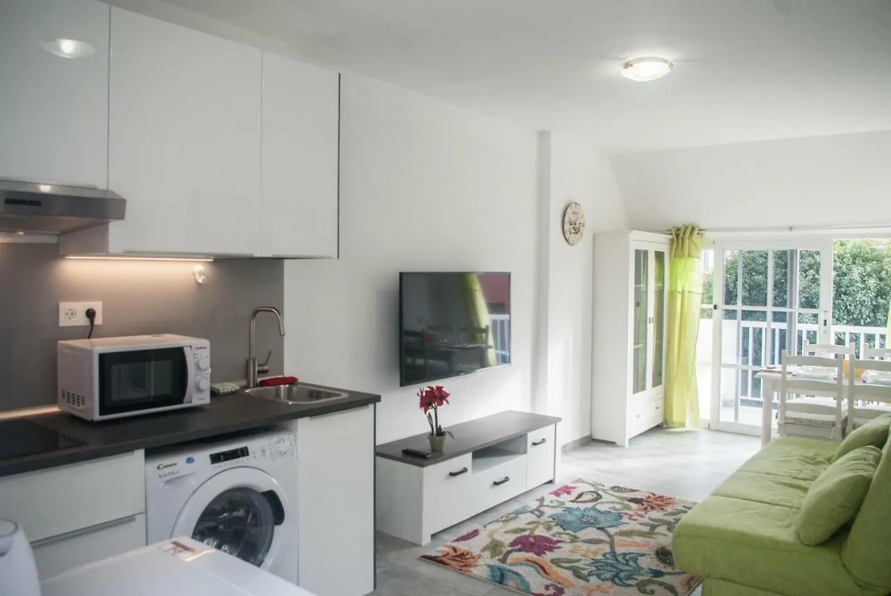 Sunny Centrical Apartment In Los Amigos Caleta De Fuste Spain